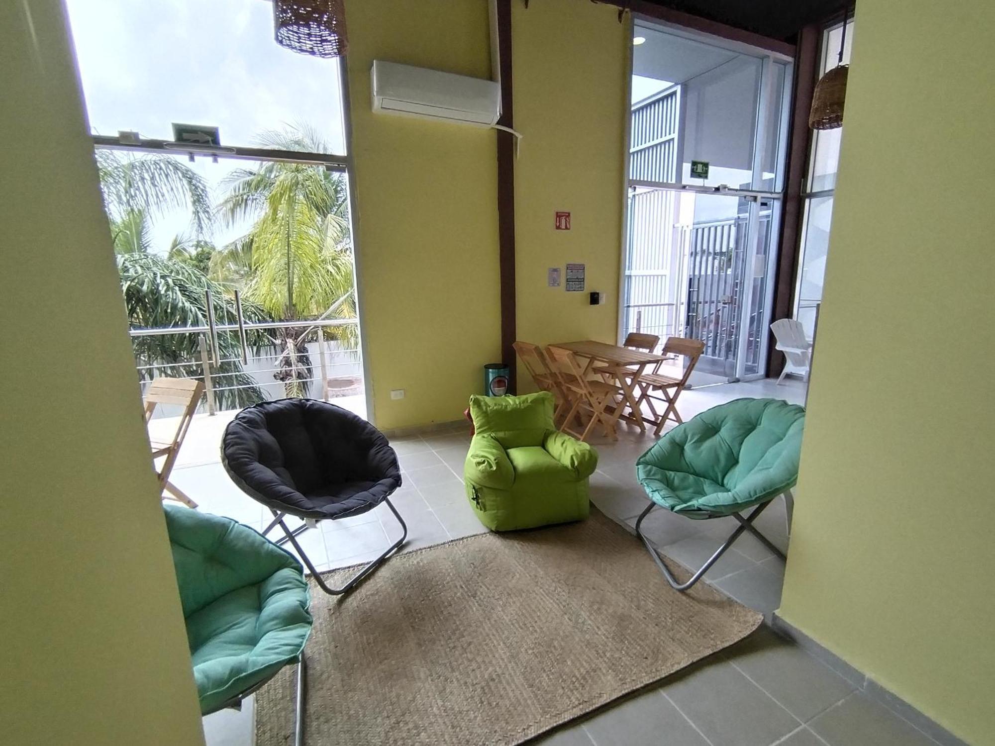 Hostel Tropico 20 Pdc Playa del Carmen Exterior foto